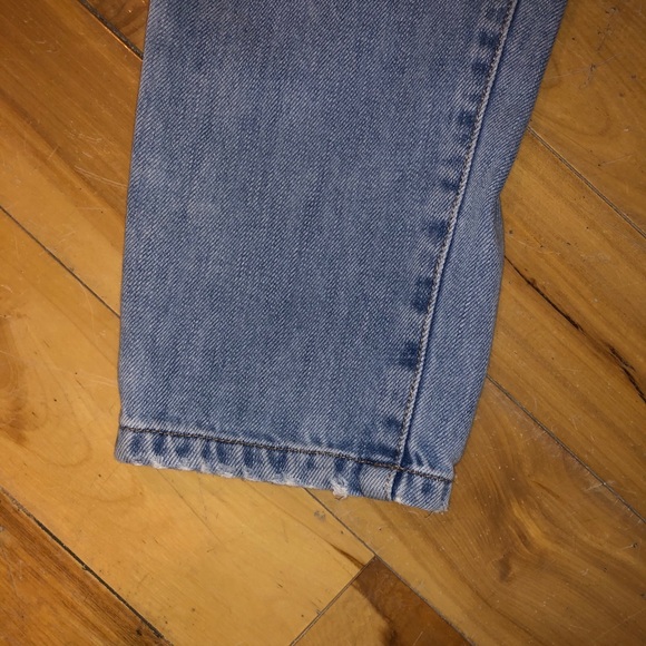 Ripped Mom Jeans - Picture 3 of 5